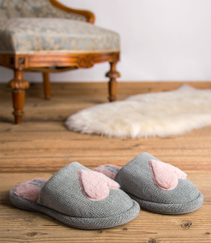 NS-239 Kapcie Damskie Natural Style Serca