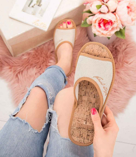 NS-017 Kapcie damskie Natural Style Korek