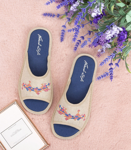 NS-099 Kapcie damskie Natural Style Trójkąty