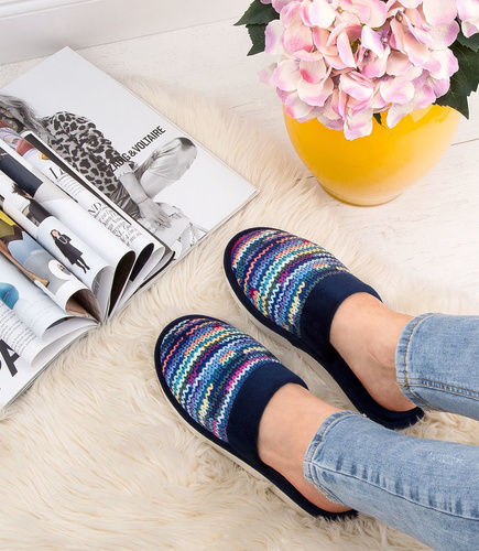 NS-077 Kapcie damskie Natural Style Iwona